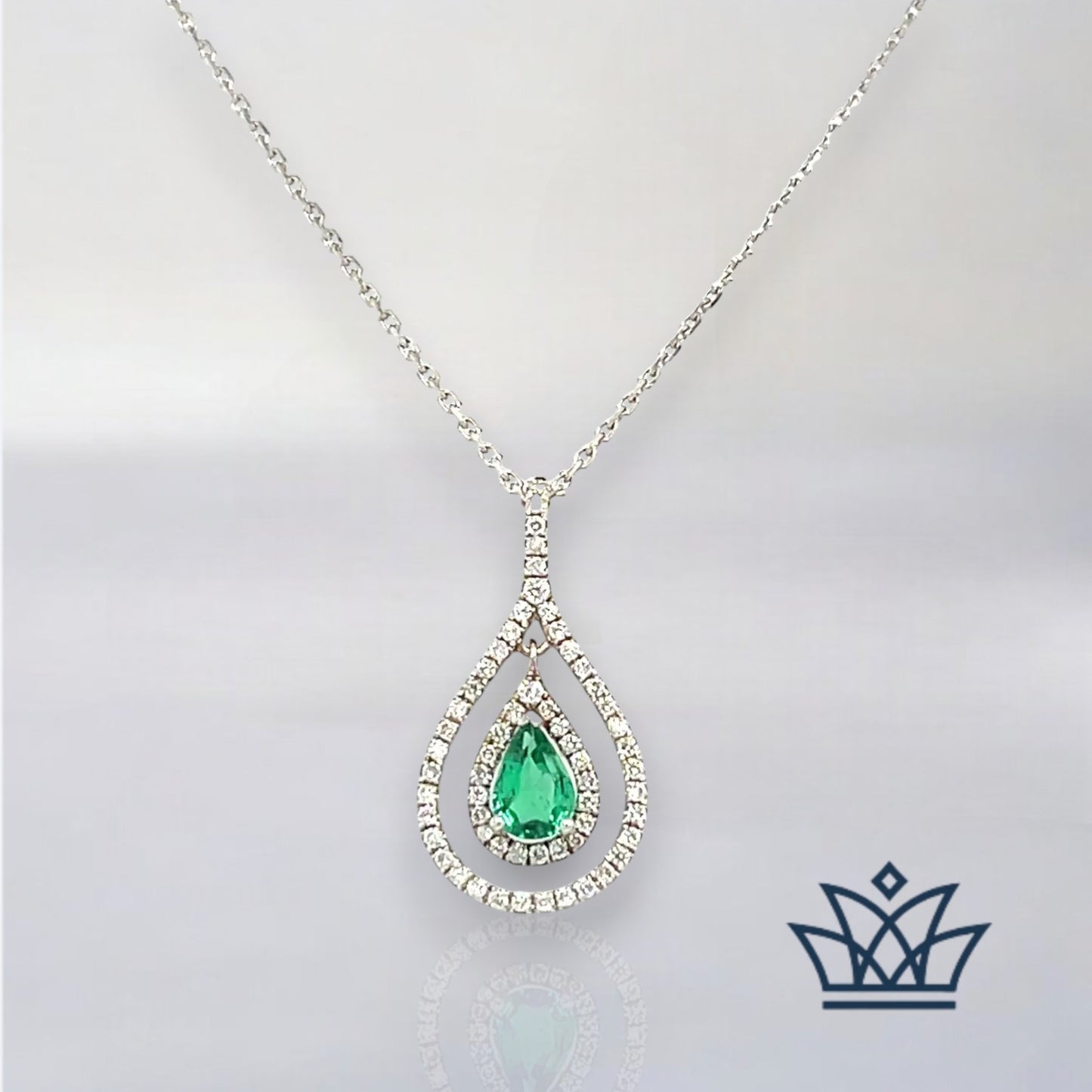 Chloé-Emerald Enchantment Pendan