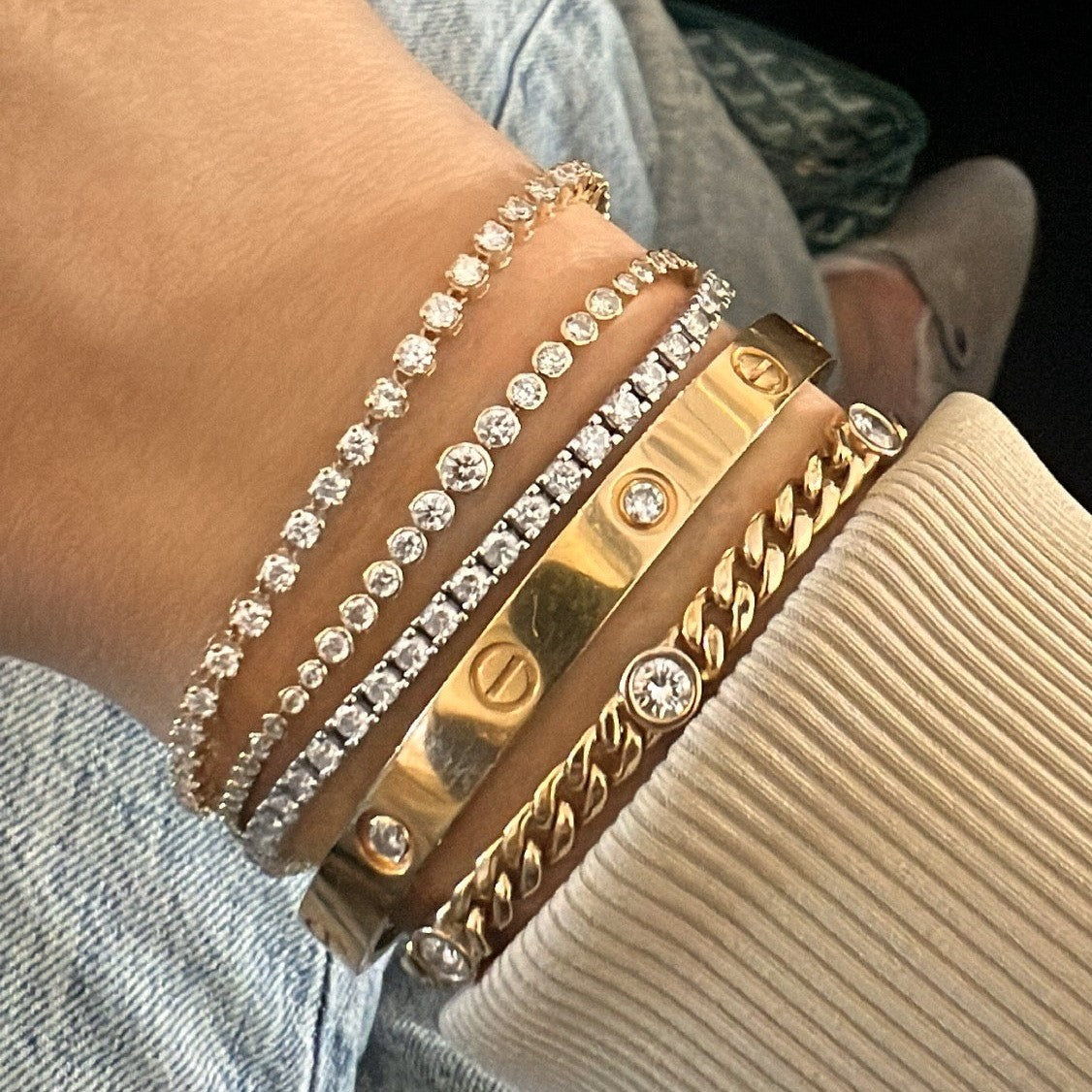 Bezel Set Graduated Natural Diamond Tennis Bracelet