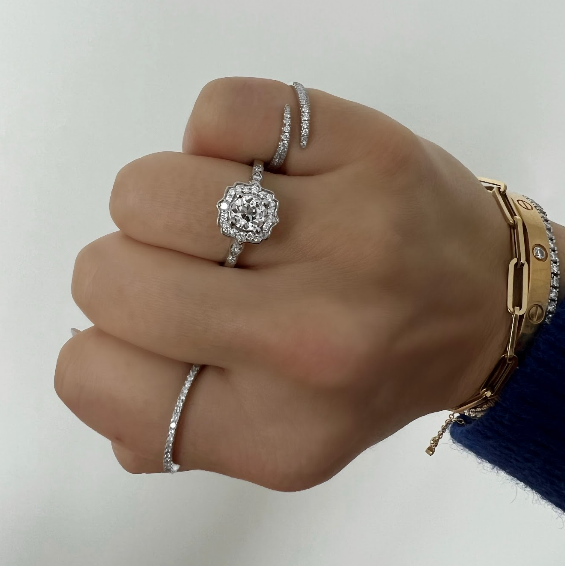0.81 Carat Round Cut Diamond Engagement Ring