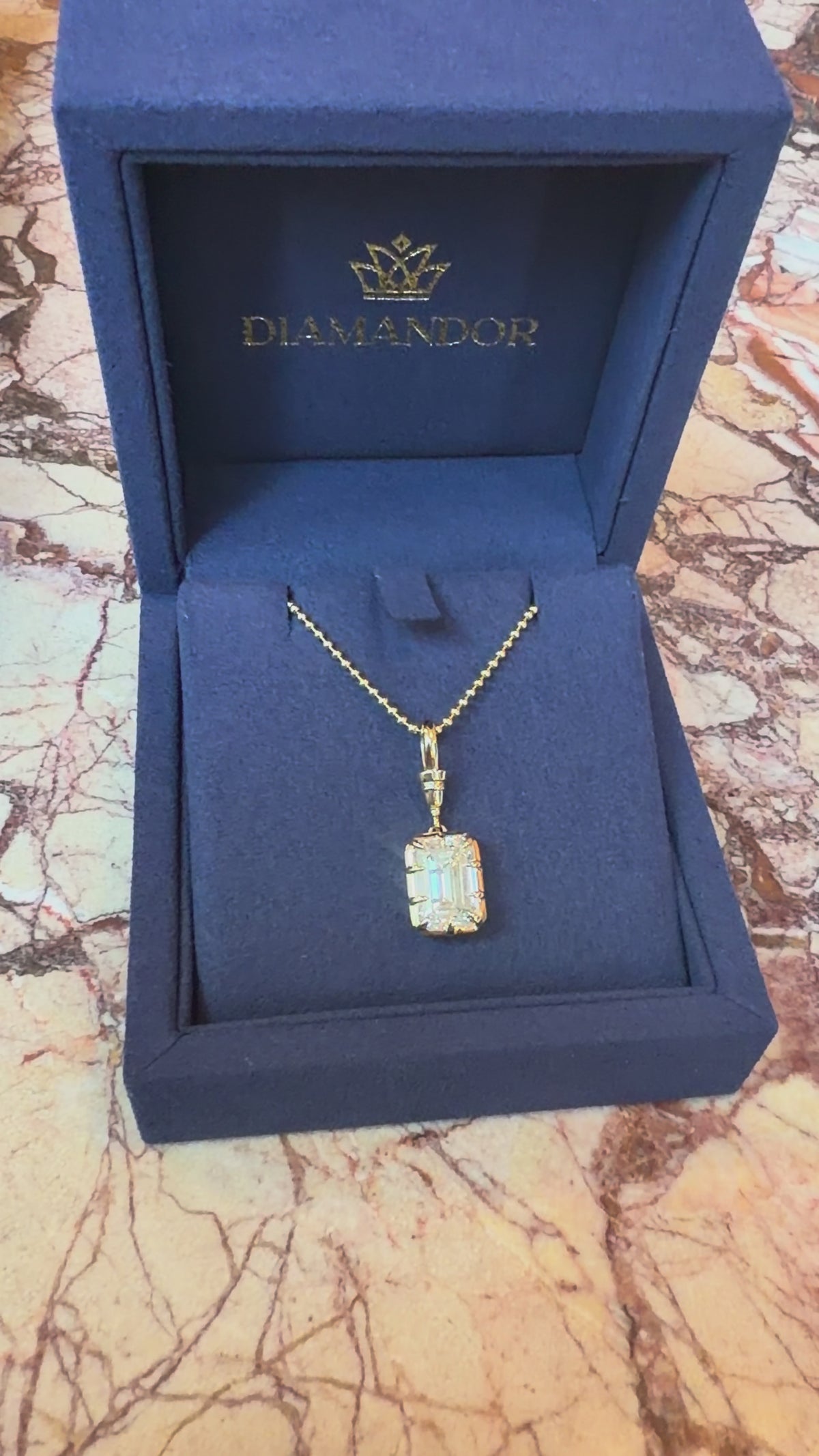 Sonia Five Carats emerald Diamond
